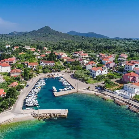 Appartement With A Parking Space - 8430 Ugljan